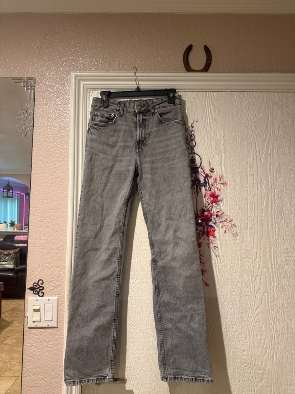 Zara Light Gray Straight-Leg Women’s Jeans